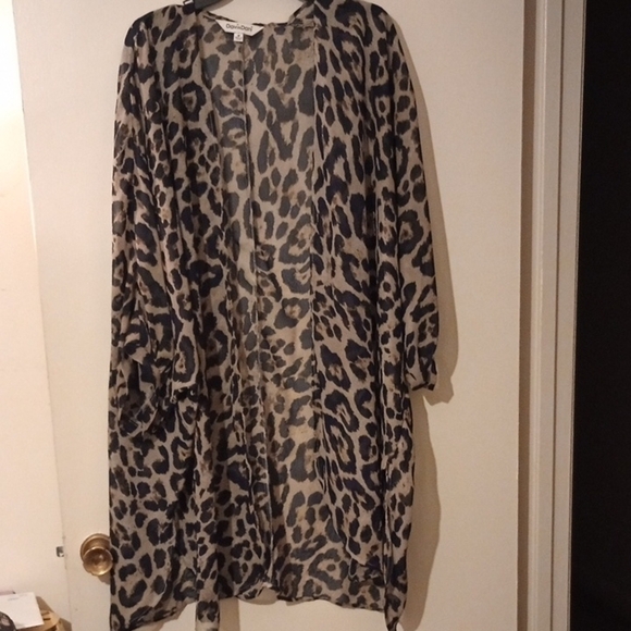 DAVI & DANI Other - Leopard Print Sheer Kimono